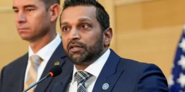 I dyshuari i Charlie Kirk lidhet me vendin e krimit, thotë shefi i FBI-së