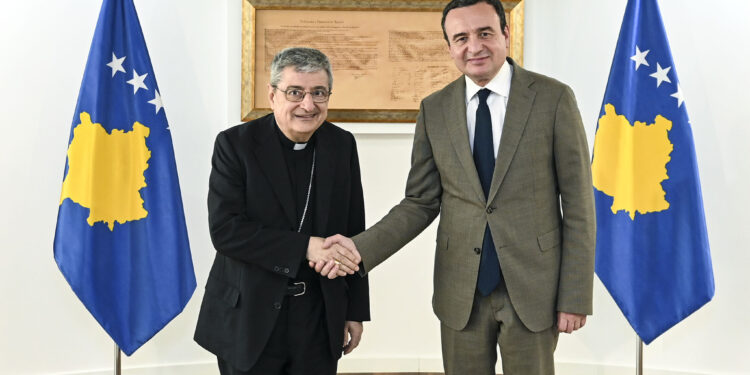 Kurti takon Delegatin apostolik të Selisë së Shenjtë për Republikën e Kosovës