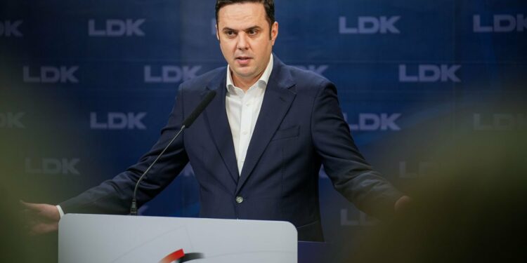 Abdixhiku për vendimin e Kushtetueses: Masë tjetër, bllokadë tjetër – padituria kushton