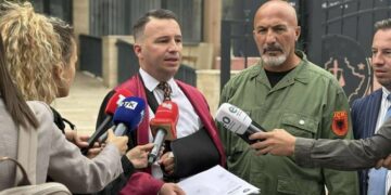 Ish-ushtari i UÇK-së padit Dimal Bashën