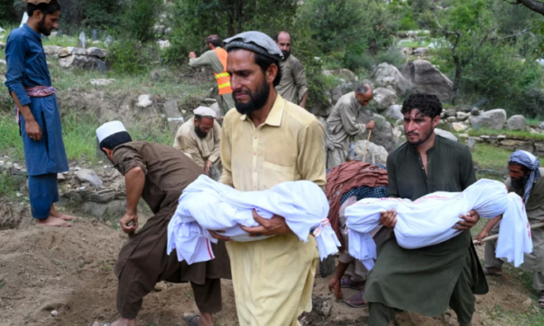 Tërmeti në Afganistan: Numri i të vdekurve kalon 1.400