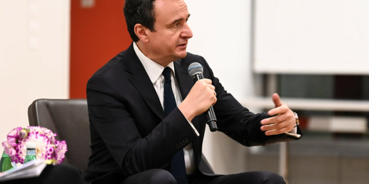 “Vendime hipokrite”, Kurti as në New York nuk i ndalë kritikat ndaj Kushtetueses