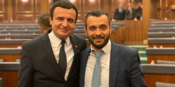 Deputeti i VV-së fton për qëndresë përballë Amerikës: Kush qëndron, fiton – duhet të qëndrojmë dhe fitojmë