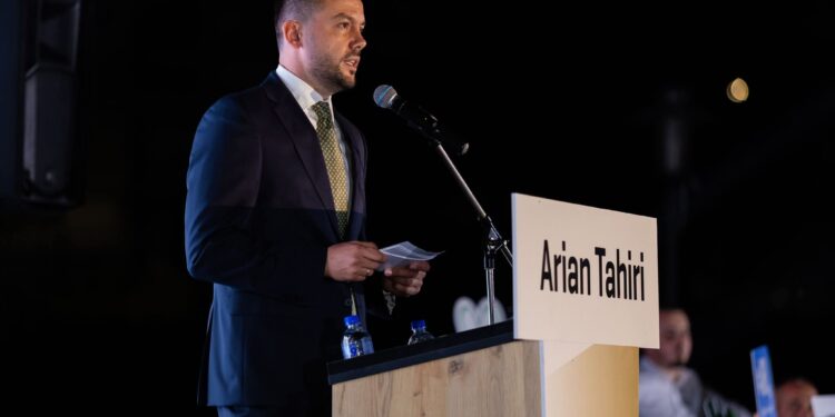 Arian Tahiri hap fushatën për Kryetar të Mitrovicës: Le të ecim krah për krah, duke i shërbyer qytetit