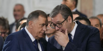 Dodik e Vuçiq përsëri kërkojnë “shpëtim” në Moskë
