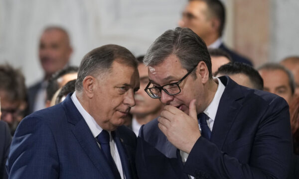 Dodik e Vuçiq përsëri kërkojnë “shpëtim” në Moskë