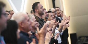 Kryetari i ri i Kuvendit në mbledhjen e partisë, Bashën e respektuan Kurti e Nagavci, Konjufca s’e përmendi hiç