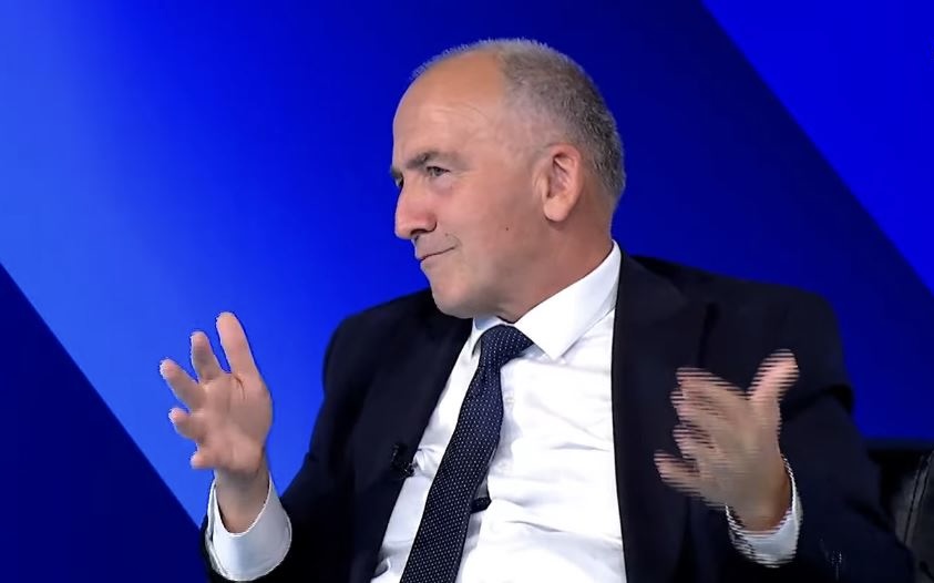 Muhaxheri “merr krahë”: Fitoj pa balotazh, Taulant Kelmendi dhe Ali Berisha garën e kanë për vend të dytë