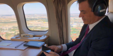 I prishet aeroplani, kryeministri spanjoll s’mund të shkojë në Paris për takimin me liderët europianë, merr pjesë ‘online’