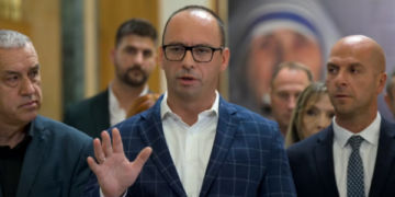 Srpska kërkon përsëritjen e votimit për nënkryetarët e pakicave, i drejtohet Kushtetueses duke “pranuar” Republikën në formular