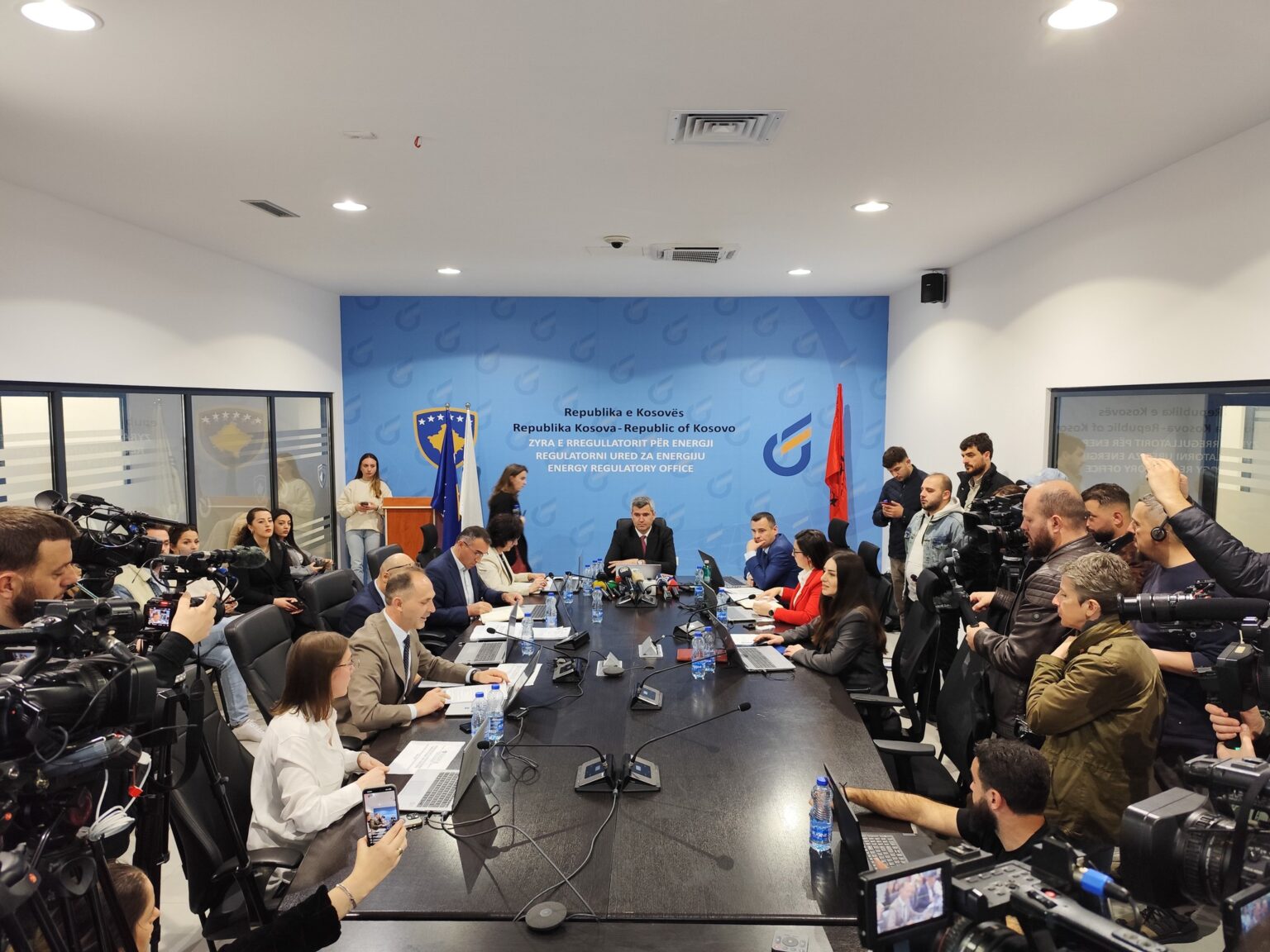 ZRRE-ja licencon operatorë të rinj për furnizim me energji elektrike