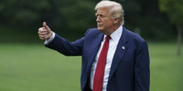Trumpi dërgon avionë të tjerë pranë Venezuelës