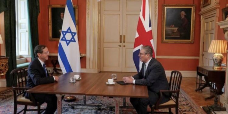 Raportohet për përplasje në takimin mes kryeministrit britanik e presidentit izraelit