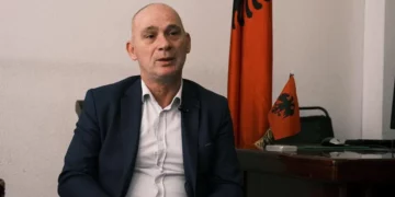 Humolli: Të gjitha partitë tani kanë dëshirë të shkojnë në zgjedhje por duan të lënë një ‘fajtor’ si arsyetim!