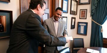 Kurti takoi kongresistin Ritchie Torres, flasin për për integrim në Bashkimin Evropian dhe në NATO