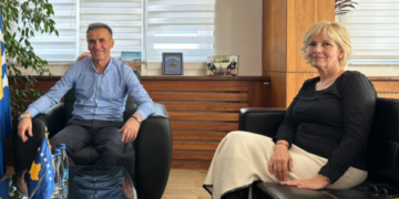 Arrestohet nënkryetarja e Leposaviqit, dyshohet se e rrahu një grua në objektin e komunës