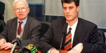 Williams tregon pse Thaçi u largua nga kështjella e Rambujesë: Kishte presion nga komandantët lokal dhe Demaçi, i duhej mbështetja e tij për nënshkrimin e marrëveshjes