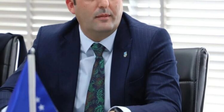 Drejtori i Arsimit i reagon Xhafer Tahirit të LDK-së: Ti nuk ke informacion për Vushtrrinë, çerdhja në Sllatinë do të bëhet – atë do ta frekuentojnë mbi 100 fëmijë