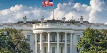 Trump vendosi tarifë 100 mijë dollarëshe për vizat e punës, Shtëpia e Bardhë njofton se mjekët mund të përjashtohen