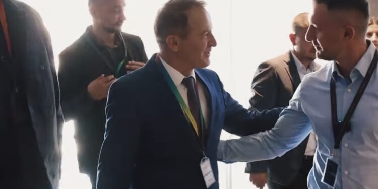 Ferit Idrizi premton 1 milion euro në mandatin e ri për rininë e  Vushtrrisë (VIDEO)