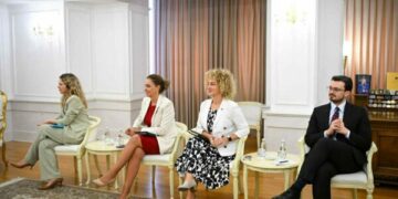 Osmani i përgjigjet Gjuriqit nëpërmjet këshilltarit: Po përpiqesh të mohosh kontributin e Presidentit Trump