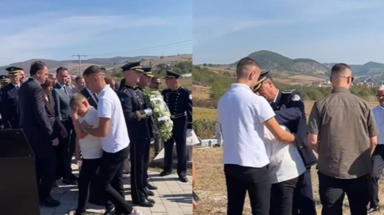 Momente prekëse në homazhe: djali i Afrim Bunjakut përlotet, vëllai i madh i qëndron pranë