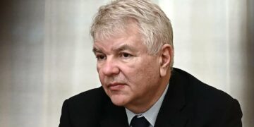 “Rrëzojini avionët e Moskës”, pas deklaratës së Trump, paralajmëron ambasadori rus: Nëse NATO i prek, do përgjigjemi me luftë
