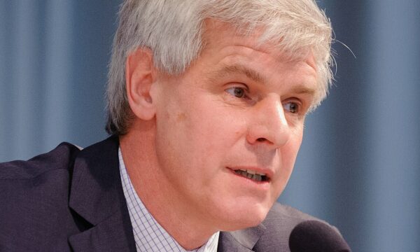 Reiffenstuel: Kosova të përmbahet nga shënjestrimi i institucioneve shëndetësore të drejtuara nga Serbia, ndikon negativisht në raport me BE-në