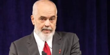 Edi Rama zbulon se çfarë i tha Diella pas seancës parlamentare