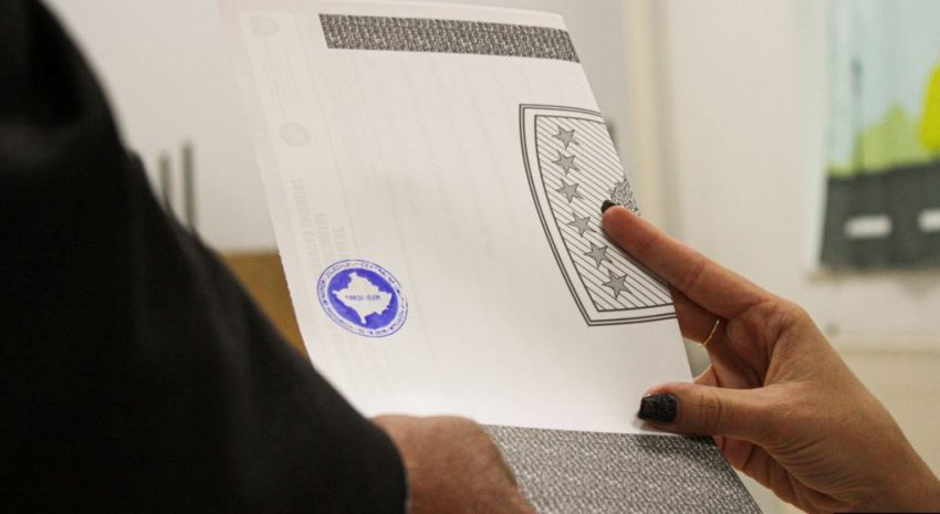 Pas anulimit të një tenderi, KQZ e gjen me negocim kompaninë që do t’i kryej shërbimet postare për votimin jashtë Kosovës