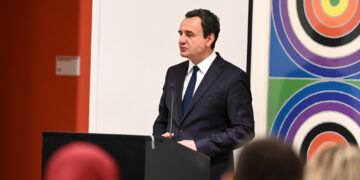 Kurti: Gjatë mandatit tonë katërvjeçar, paga në sektorin publik u rrit me 46%