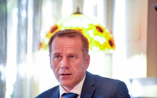 Arifi: E vetmja qeveri me të cilën nuk bashkëpunon Amerika, është e Kurtit