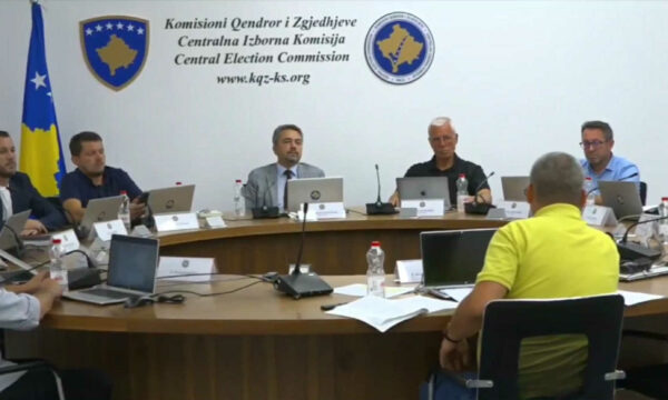 Zgjedhjet e 12 tetorit, PDK e ngriti çështjen e votimit të Hashim Thaçit dhe të paraburgosurve tjerë në Hagë, VV s’mori pjesë në diskutim