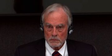 Covey për Thaçin: UNMIK-u nuk e ka trajtuar atë si komandant