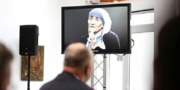Rama: Shën Tereza, gruaja e shenjtë me trup të vogël e me shpirtin sa vetë bota