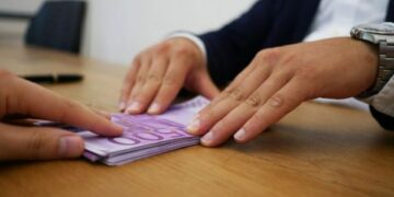 Këta janë dy të arrestuarit për fajde dhe shpëlarje parash në Prishtinë