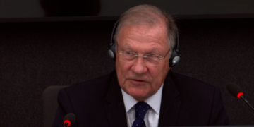 Diplomati britanik, ish-këshilltar i Clark, tregon si e bindën UÇK-në të demilitarizohej: Unë e shkrova tekstin