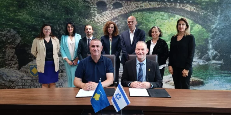 Izraeli dhe Kosova nënshkruajnë memorandum për programin e edukimit mbi ndryshimet klimatike