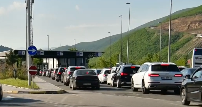 20 minuta pritje për të dalë nga Kosova