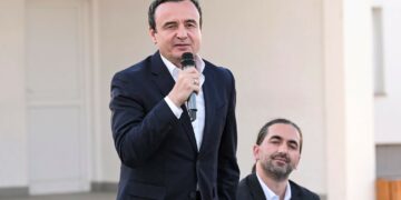 Kurti e çon në qiell “babën” e punësimeve familjare Valon Prebeza: Është menaxher i aftë dhe kompetent