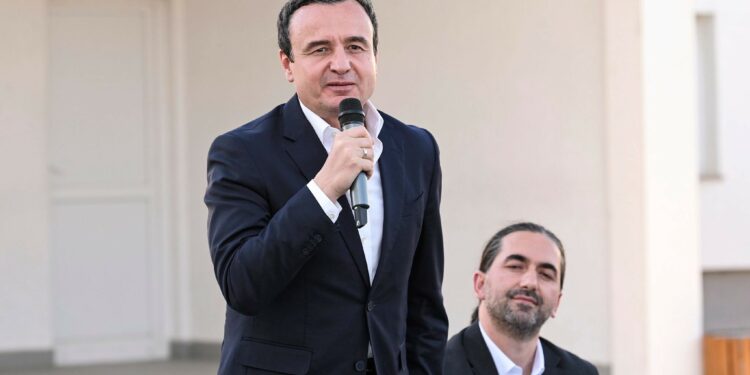 Kurti e çon në qiell “babën” e punësimeve familjare Valon Prebeza: Është menaxher i aftë dhe kompetent