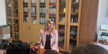 Drejtoresha e shkollës demanton Presidenten: S’mund të them që gjendja është e tmerrshme në shkollë