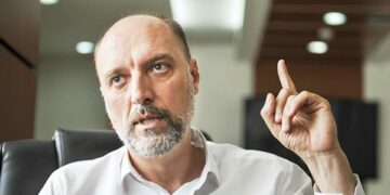 Ymeri: Pezullimi i Dialogut Strategjik mesazh i qartë nga SHBA se Kurti duhet të ndryshojë qasje ndaj Kushtetutës e pakicave