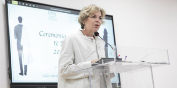 Ceremonia e bluzave të bardha, Sala: 459 studentë të rinj nisin ëndrrën e tyre