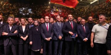 LVV në garë edhe në RMV, Kurti e çon Durmishin në mbështetje të VLEN-it: Qeveria e Kosovës është me ju