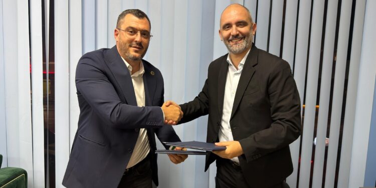 Nënkryetarja e AAK’së në Prizren jep dorëheqje pasi kjo parti bëri koalicion me VV’në