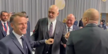 Rama bën shaka me gafën e Trump, i thotë Macronit se duhet të kërkojë falje që s’ia uroi paqen me Azerbajxhanin