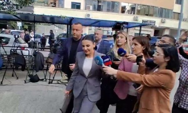 Nën hetim, zv.kryeministrja e Shqipërisë Belinda Balluku paraqitet në SPAK