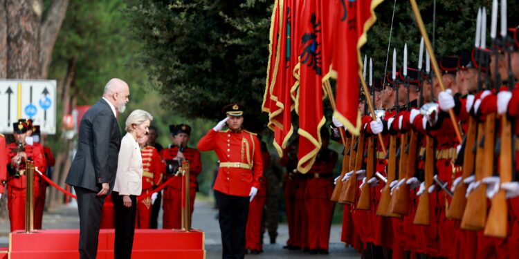 Rama ndan pamje nga vizita e Von der Leyen në Shqipëri