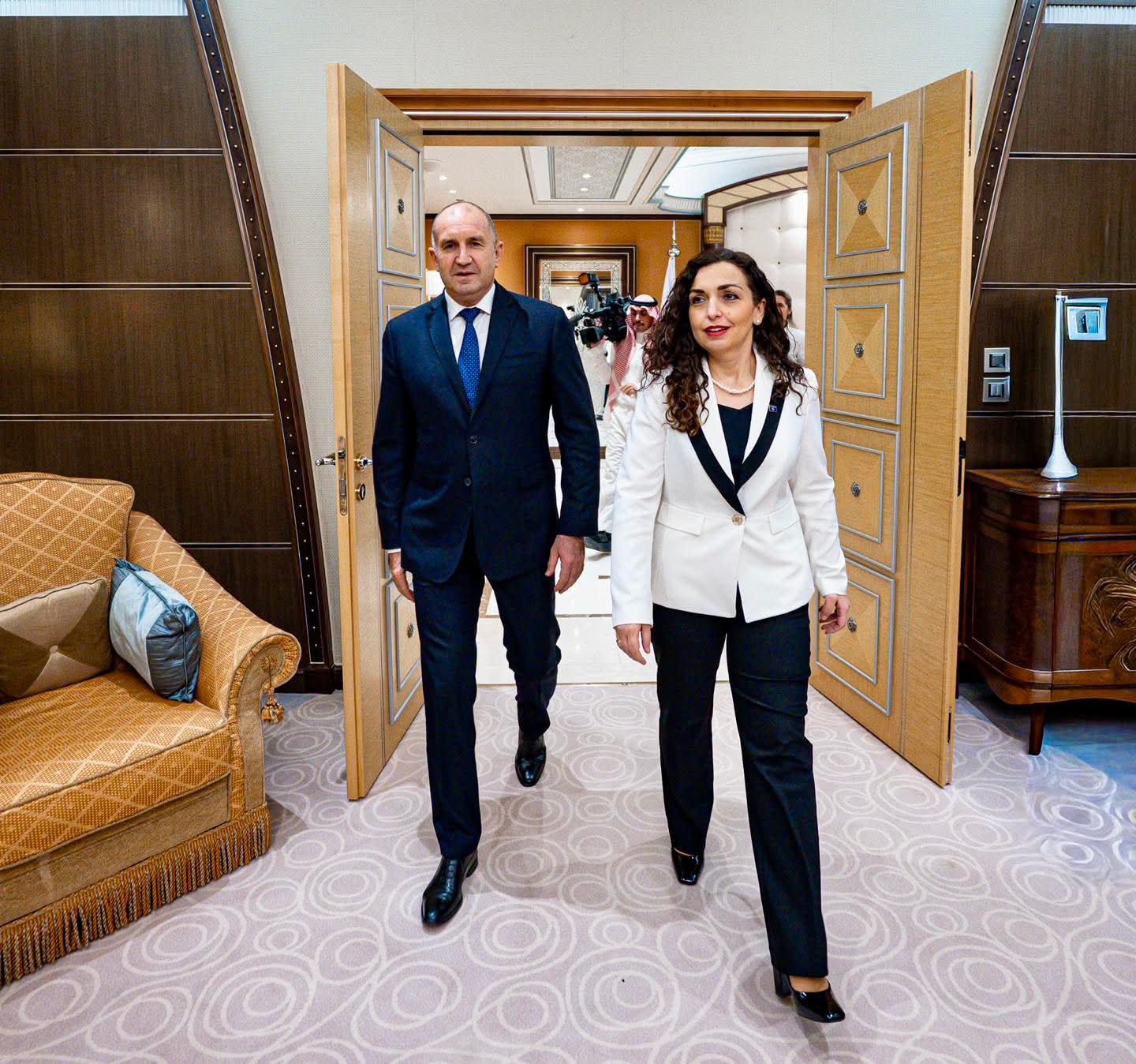 Heqja e masave të BE-së ndaj Kosovës, temë në takimin e Osmanit me presidentin bullgar